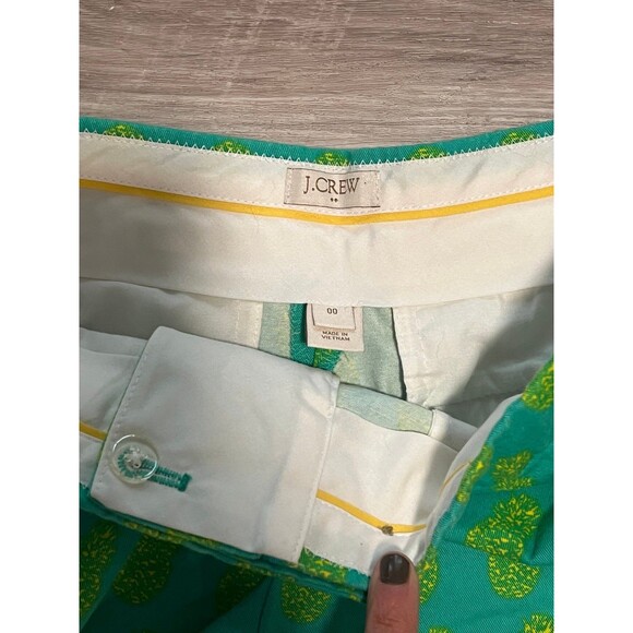 New J. Crew shorts size 00 women green chino pineapple shorts - Picture 2 of 3